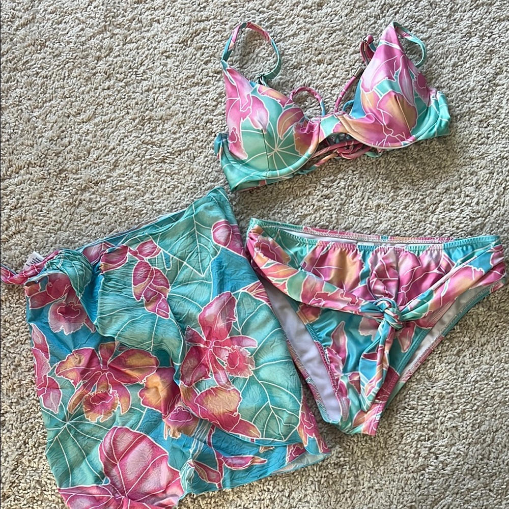 Kenny Flowers Bikini Set with Sarong